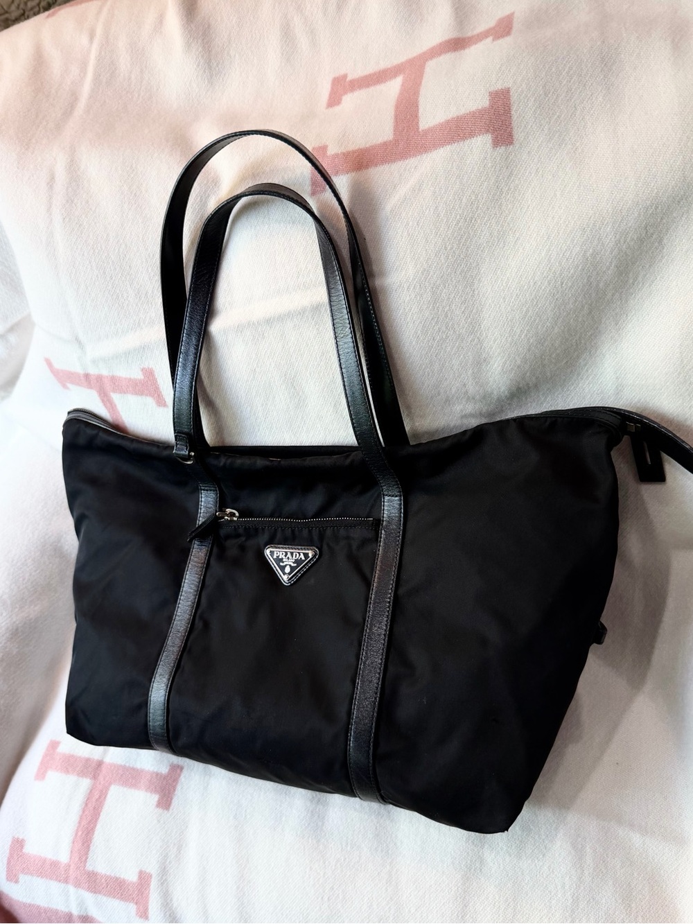 Prada⭐️✌🏻Black Nylon Shoulder Tote with Leather Straps! Offers⭐️Always welcome